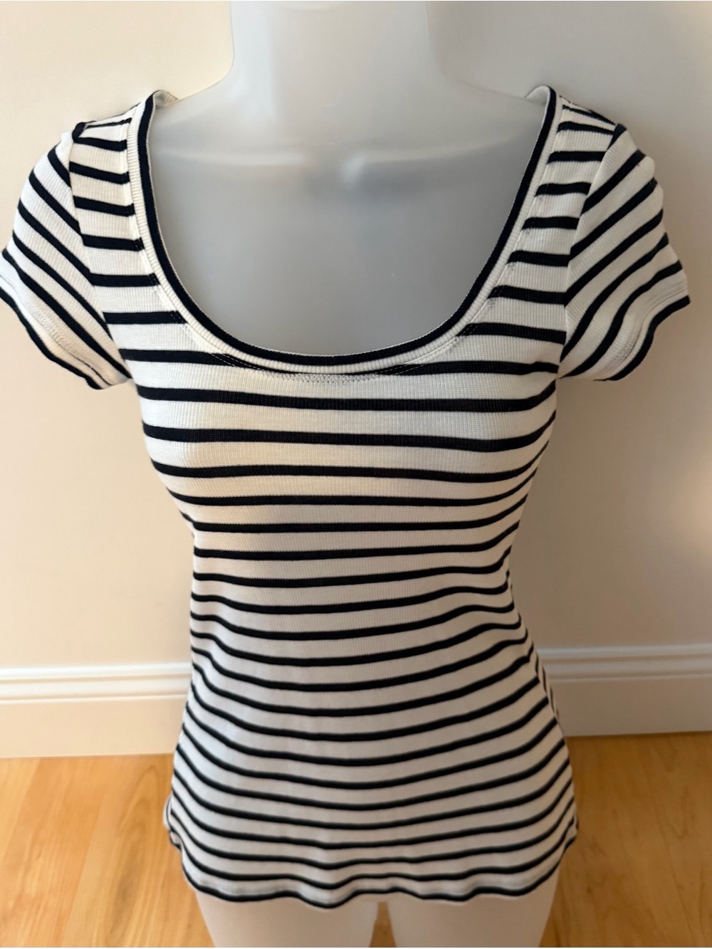 BCBGMaxAzria Black and White Striped Scoop Neck Short Sleeve Top (size xs)